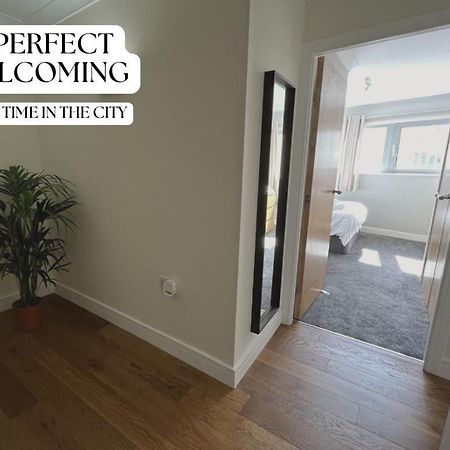 Ultra-Luxury City Centre 2 Bed Apartment, With Free Parking Cardiff Bagian luar foto