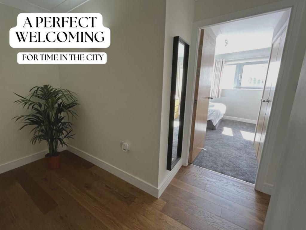 Ultra-Luxury City Centre 2 Bed Apartment, With Free Parking Cardiff Bagian luar foto