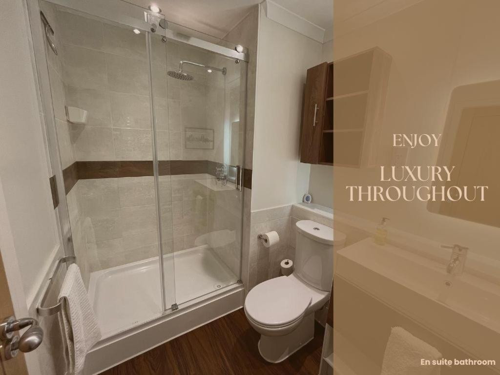 Ultra-Luxury City Centre 2 Bed Apartment, With Free Parking Cardiff Bagian luar foto
